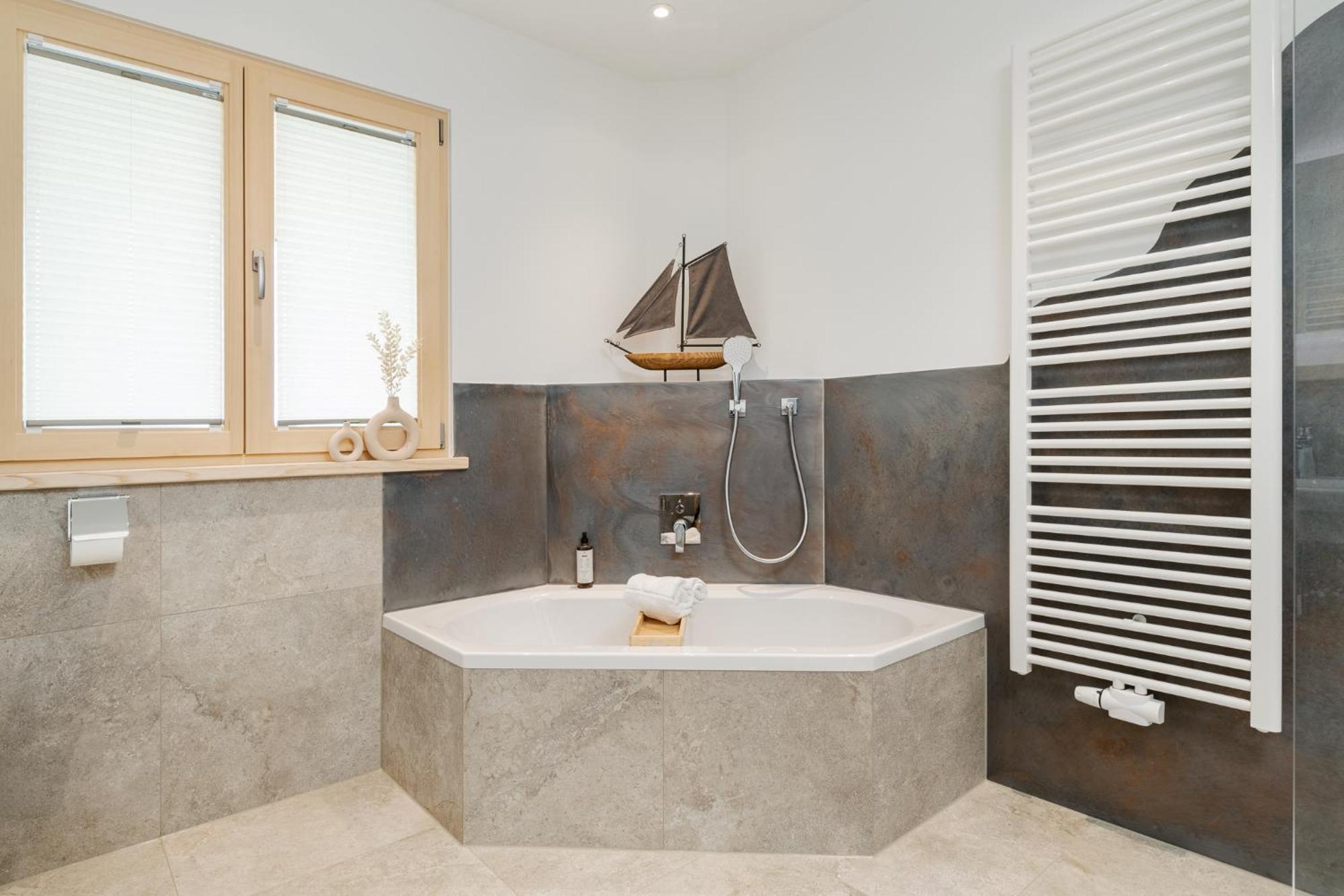 Fenjoy: Ferienapartment In Neubau / Balkon / Bbq Bernau am Chiemsee Kültér fotó